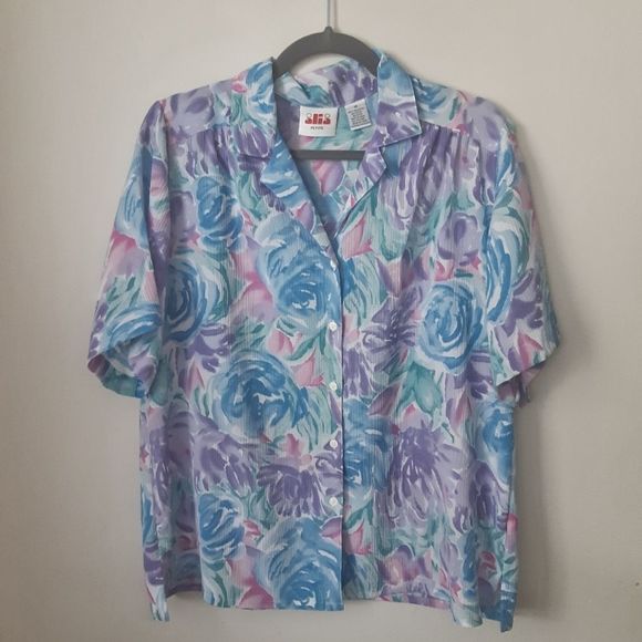 Vintage Tops - Vintage Blue and Pink Floral Short Sleeve Button Down Shirt